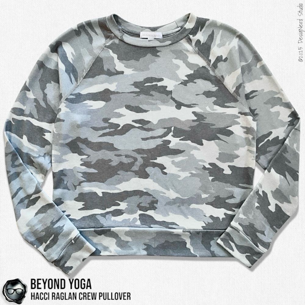 BEYOND YOGA HACCI FAVORITE RAGLAN CREWNECK SWEATSHIRT IN GRAY CAMO XS PULLOVER